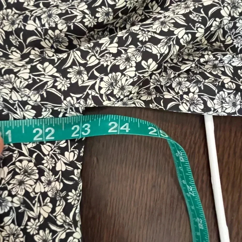 Madison Gray Women’s top size large black and white - Picture 7 of 7